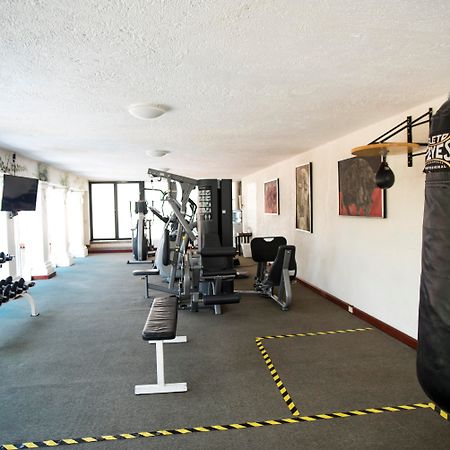 Hosteria Las Quintas Hotel Restaurante Bar Cuernavaca Exterior foto The gym at the hotel
